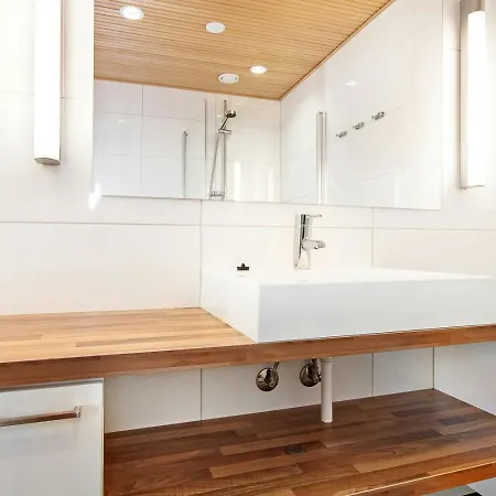 Spacious For 6 With Sauna شقة *